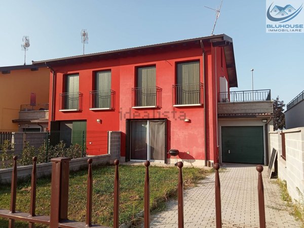 casa indipendente in vendita a Certosa di Pavia