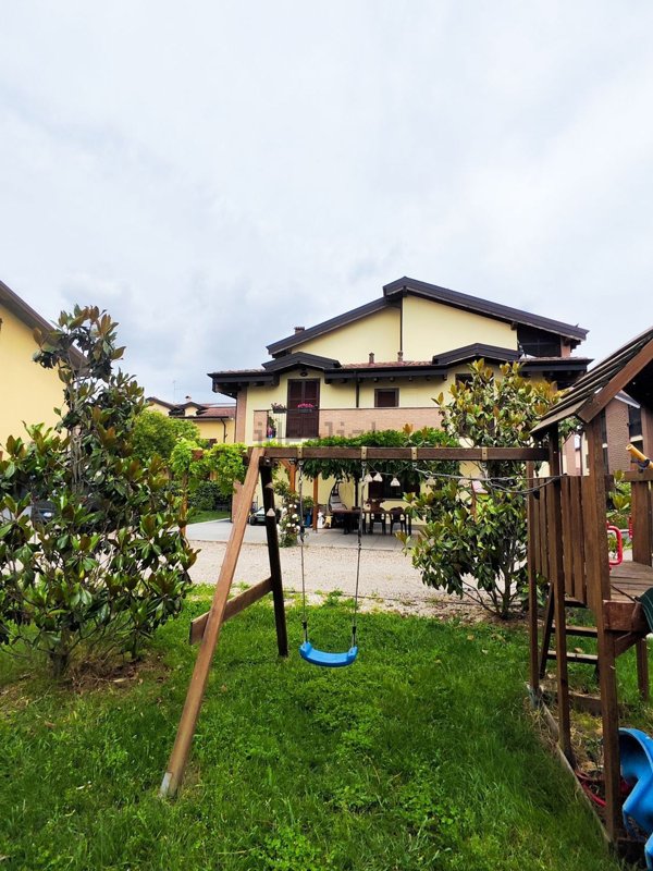 appartamento in vendita a Certosa di Pavia