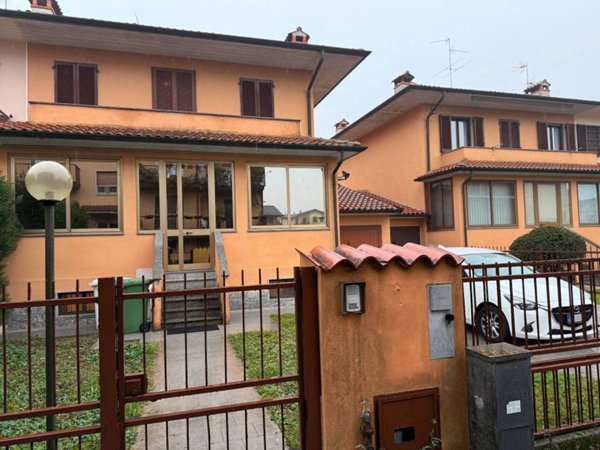 casa indipendente in vendita a Certosa di Pavia
