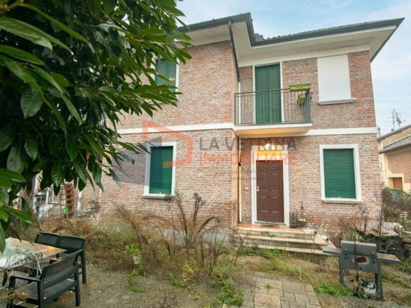 casa indipendente in vendita a Certosa di Pavia