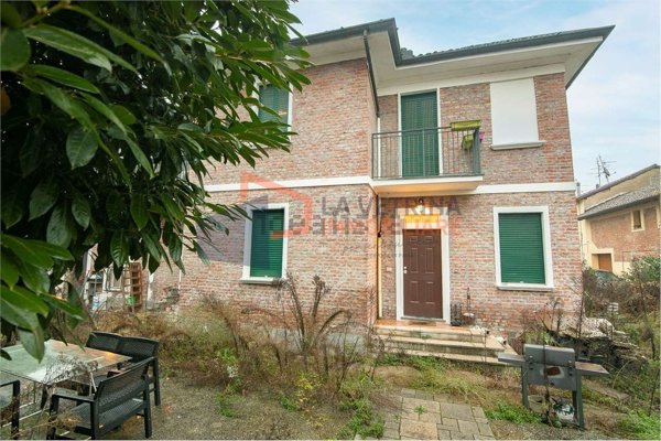casa indipendente in vendita a Certosa di Pavia