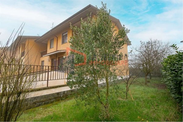 casa indipendente in vendita a Certosa di Pavia