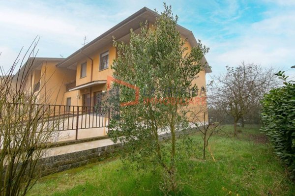 casa indipendente in vendita a Certosa di Pavia