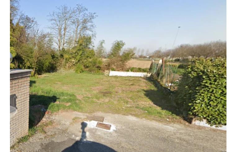 terreno edificabile in vendita a Certosa di Pavia