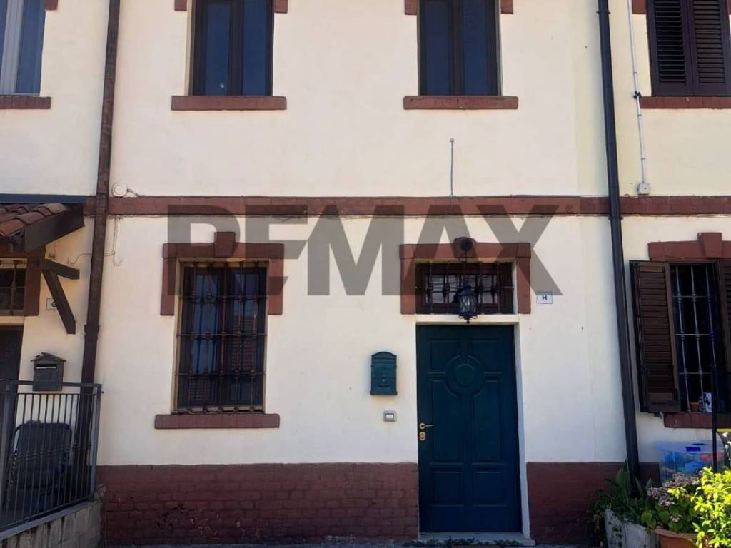 casa indipendente in vendita a Certosa di Pavia