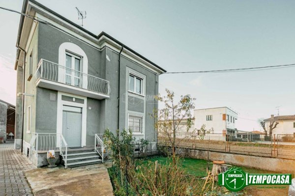 casa indipendente in vendita a Cervesina