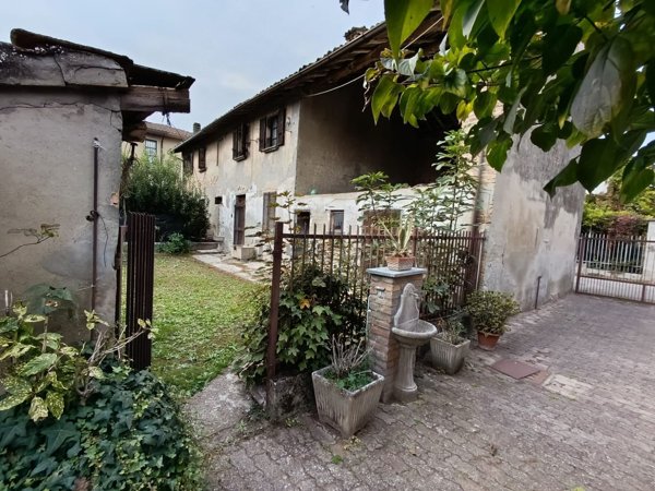 casa indipendente in vendita a Cervesina