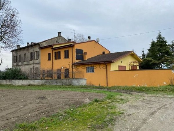 casa indipendente in vendita a Cervesina