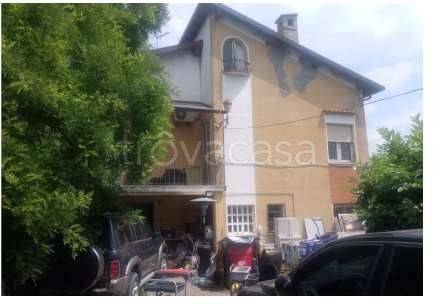 casa indipendente in vendita a Cervesina