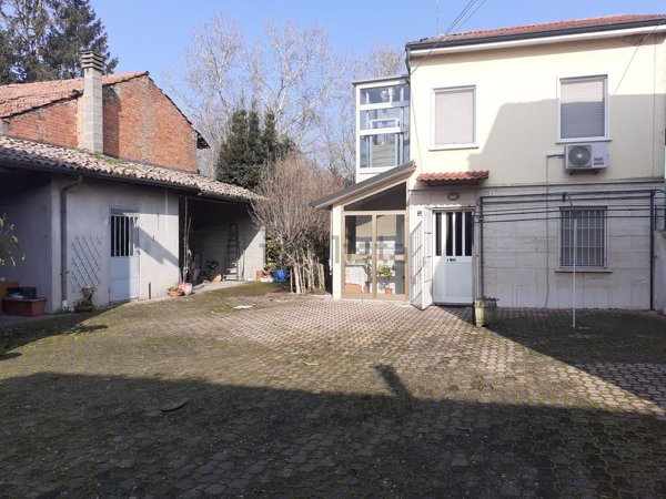 casa indipendente in vendita a Cervesina