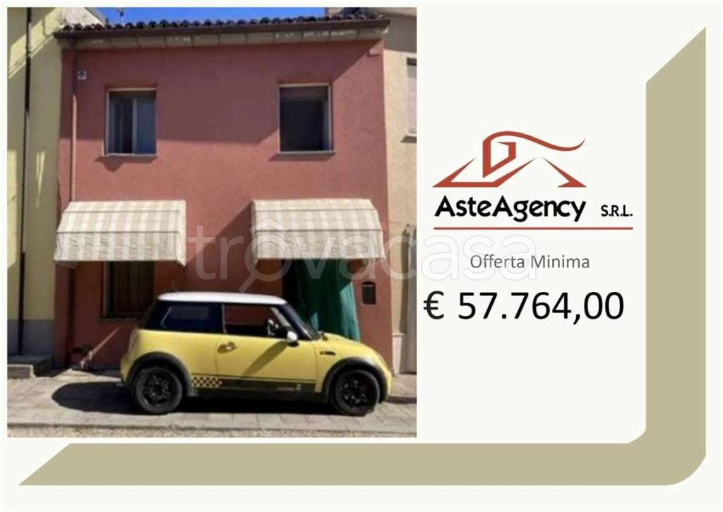 casa indipendente in vendita a Cervesina