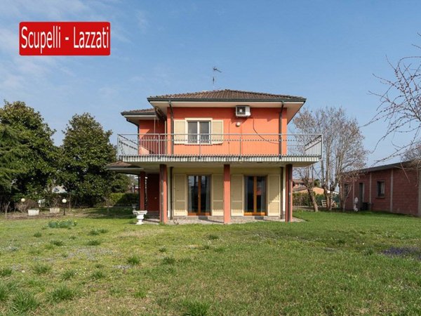 casa indipendente in vendita a Cervesina