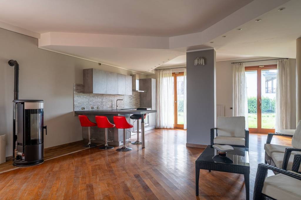 casa indipendente in vendita a Cervesina