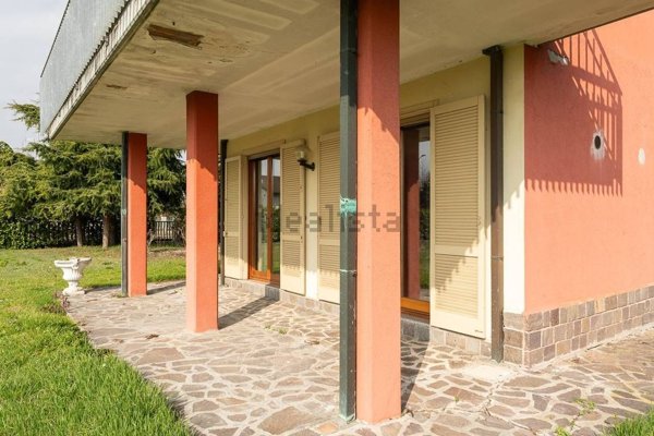 casa indipendente in vendita a Cervesina
