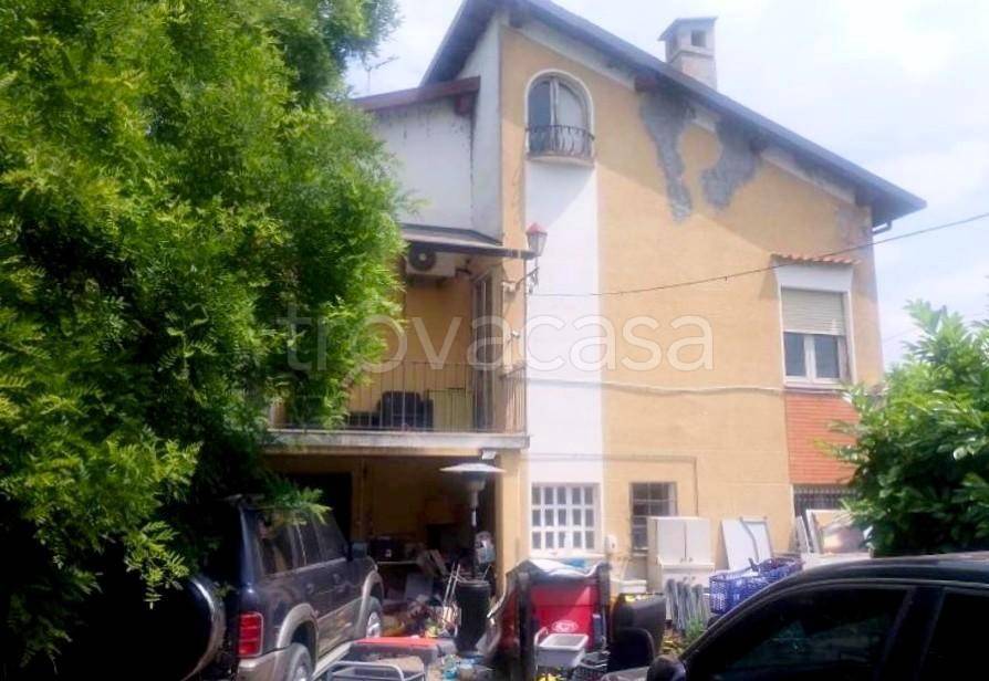 casa indipendente in vendita a Cervesina