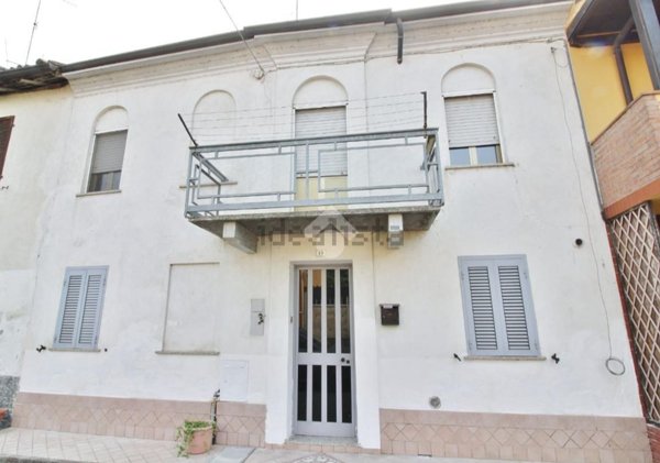 casa indipendente in vendita a Cervesina