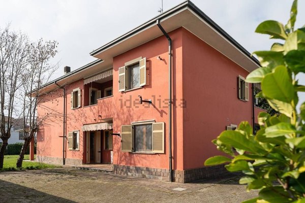 casa indipendente in vendita a Cervesina
