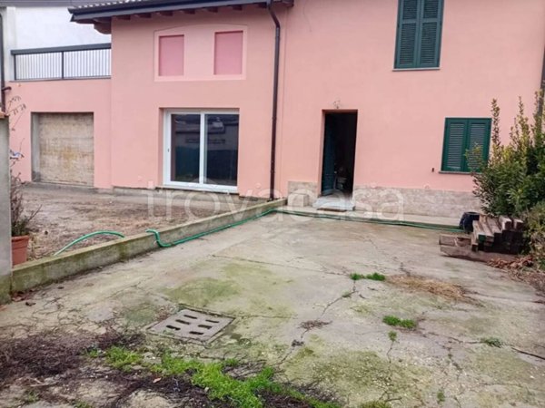 casa indipendente in vendita a Cervesina