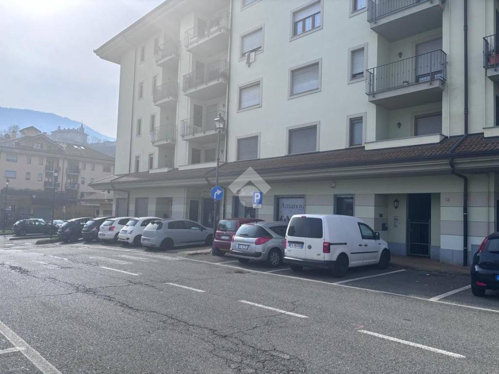 negozio in vendita a Lanzo Torinese
