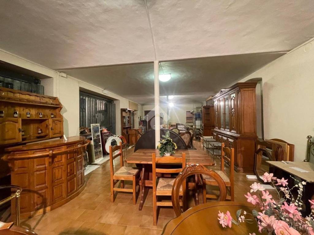 locale di sgombero in vendita a Lanzo Torinese