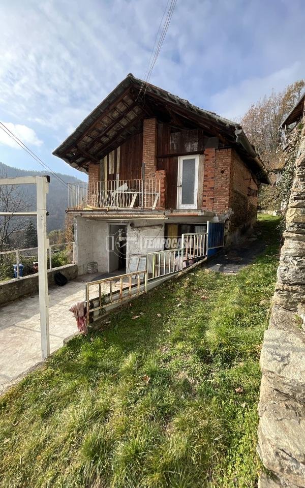 casale in vendita a Lanzo Torinese