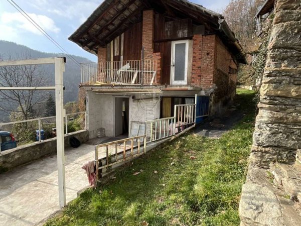 casa indipendente in vendita a Lanzo Torinese