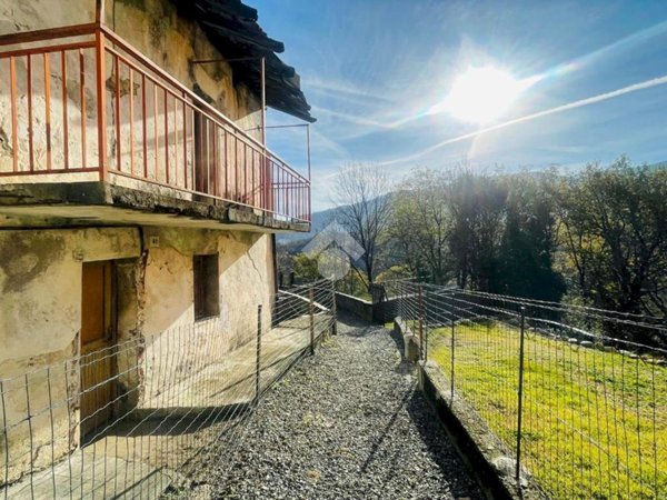 casa semindipendente in vendita a Lanzo Torinese in zona Momello