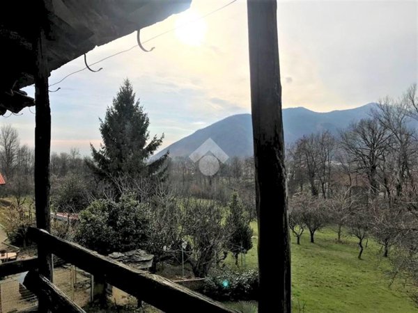casale in vendita a Lanzo Torinese in zona Oviglia