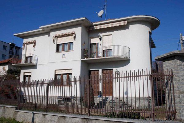 casa indipendente in vendita a Lanzo Torinese