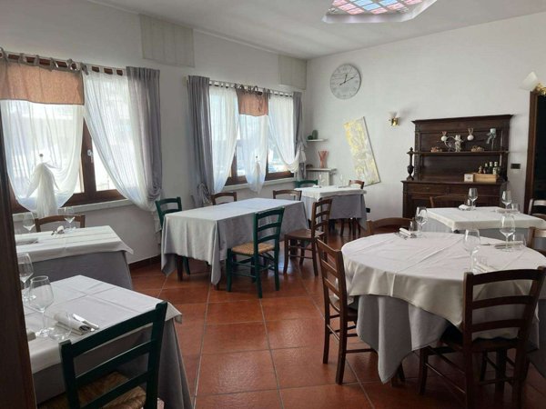 negozio in vendita a Lanzo Torinese