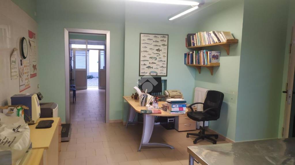 locale commerciale in vendita a Lanzo Torinese