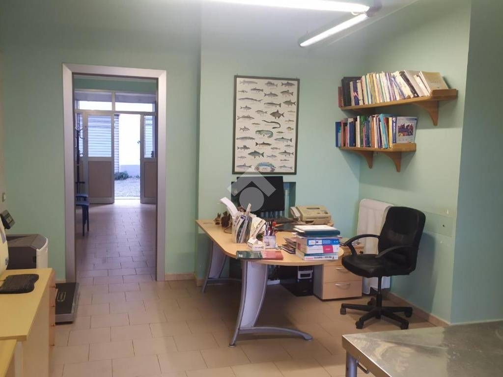 locale commerciale in vendita a Lanzo Torinese
