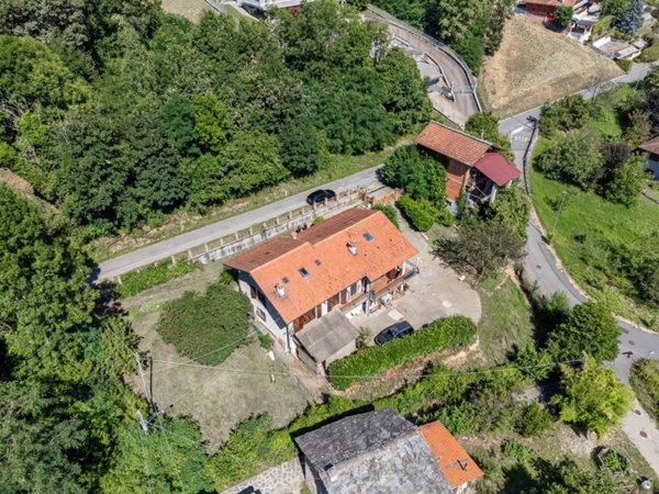casa indipendente in vendita a Lanzo Torinese in zona Oviglia