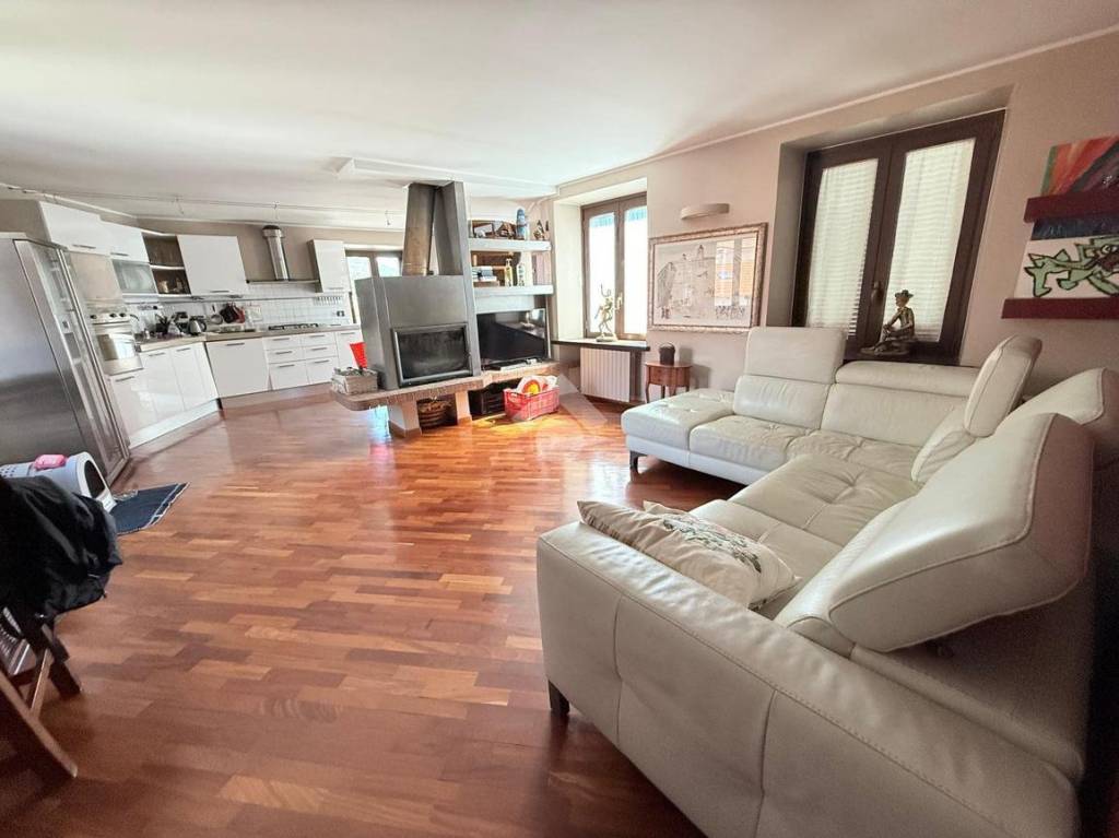 appartamento in vendita a Lanzo Torinese