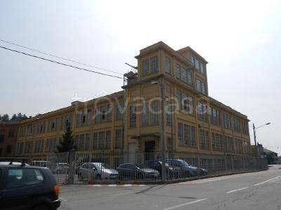 locale commerciale in vendita a Lanzo Torinese