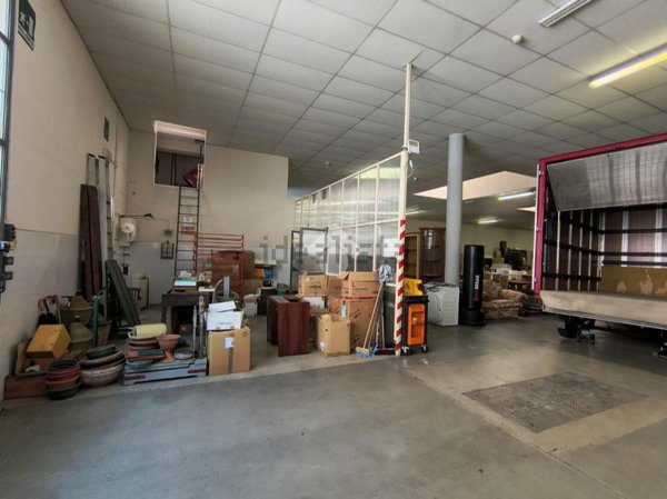 capannone in vendita a Lanzo Torinese