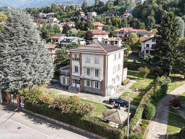 casa indipendente in vendita a Lanzo Torinese