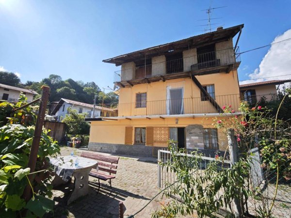casa indipendente in vendita a Lanzo Torinese