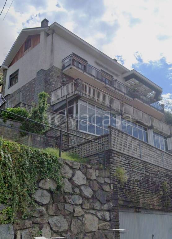 appartamento in vendita a Lanzo Torinese in zona Oviglia