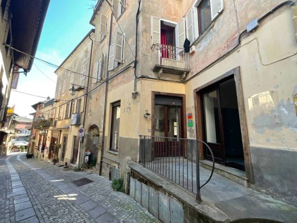 negozio in vendita a Lanzo Torinese