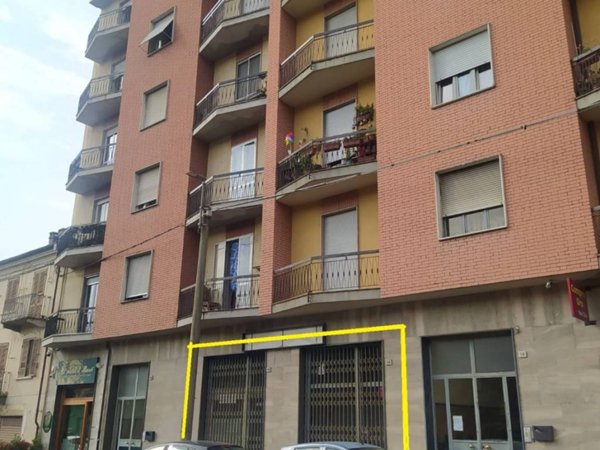 negozio in vendita a Lanzo Torinese