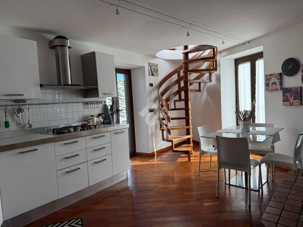 appartamento in vendita a Lanzo Torinese