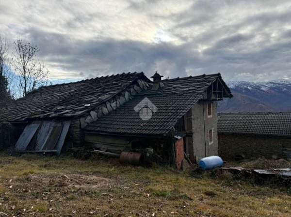casale in vendita a Lanzo Torinese