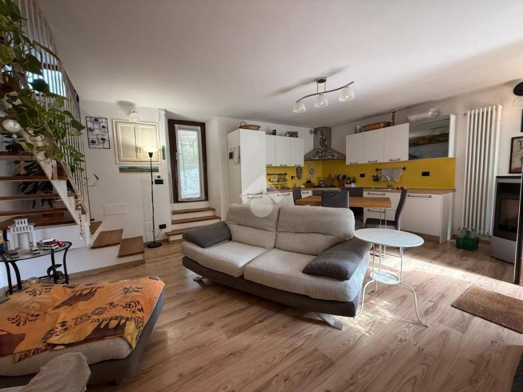 casa semindipendente in vendita a Lanzo Torinese