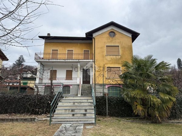casa indipendente in vendita a Lanzo Torinese