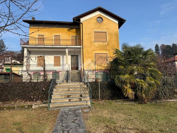 casa indipendente in vendita a Lanzo Torinese