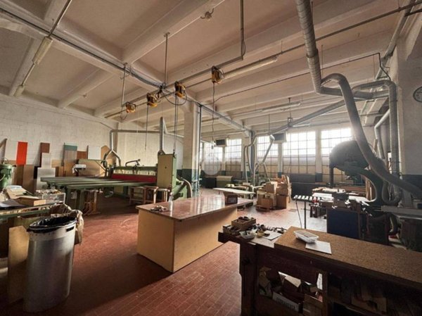 negozio in vendita a Lanzo Torinese