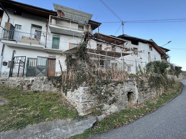casa indipendente in vendita a Lanzo Torinese