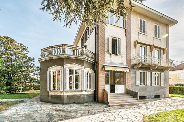 casa indipendente in vendita a Lanzo Torinese