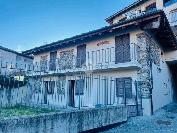 casa indipendente in vendita a Lanzo Torinese